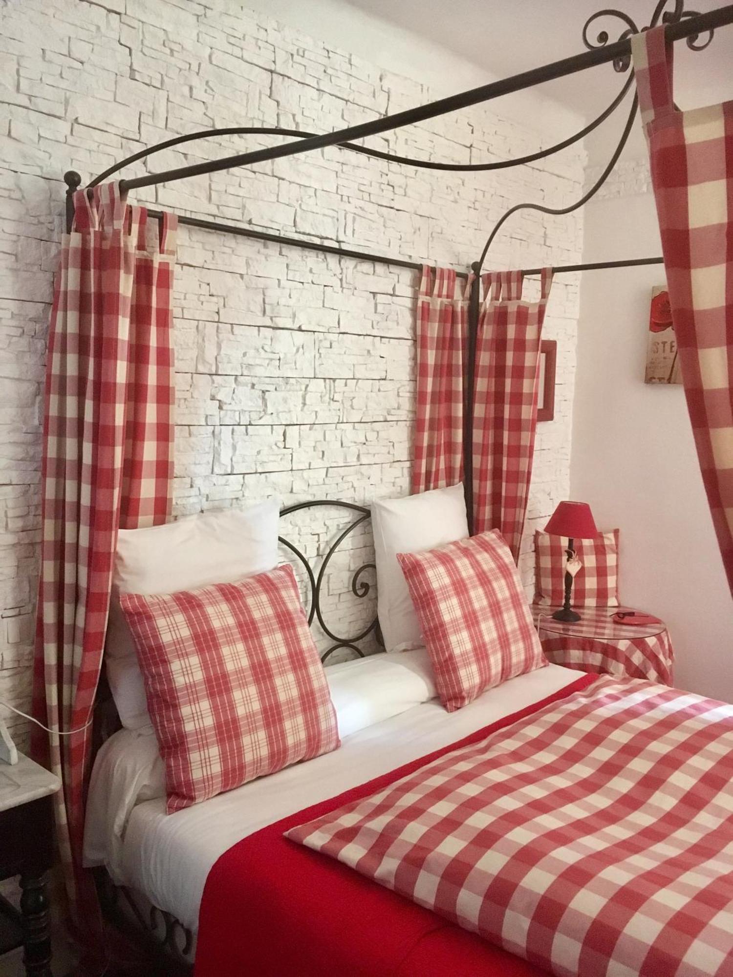 Hotel Boutique Saint-Louis Лизио Екстериор снимка