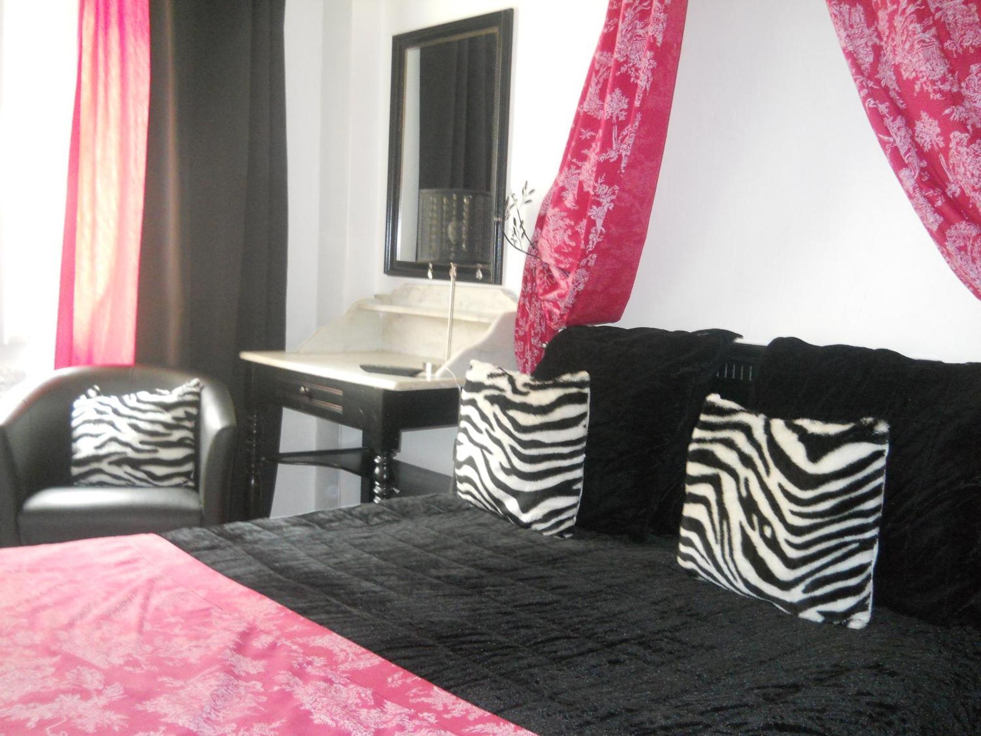 Hotel Boutique Saint-Louis Лизио Екстериор снимка